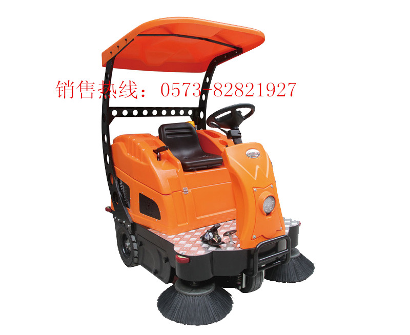 電動(dòng)駕駛式吸塵清掃車